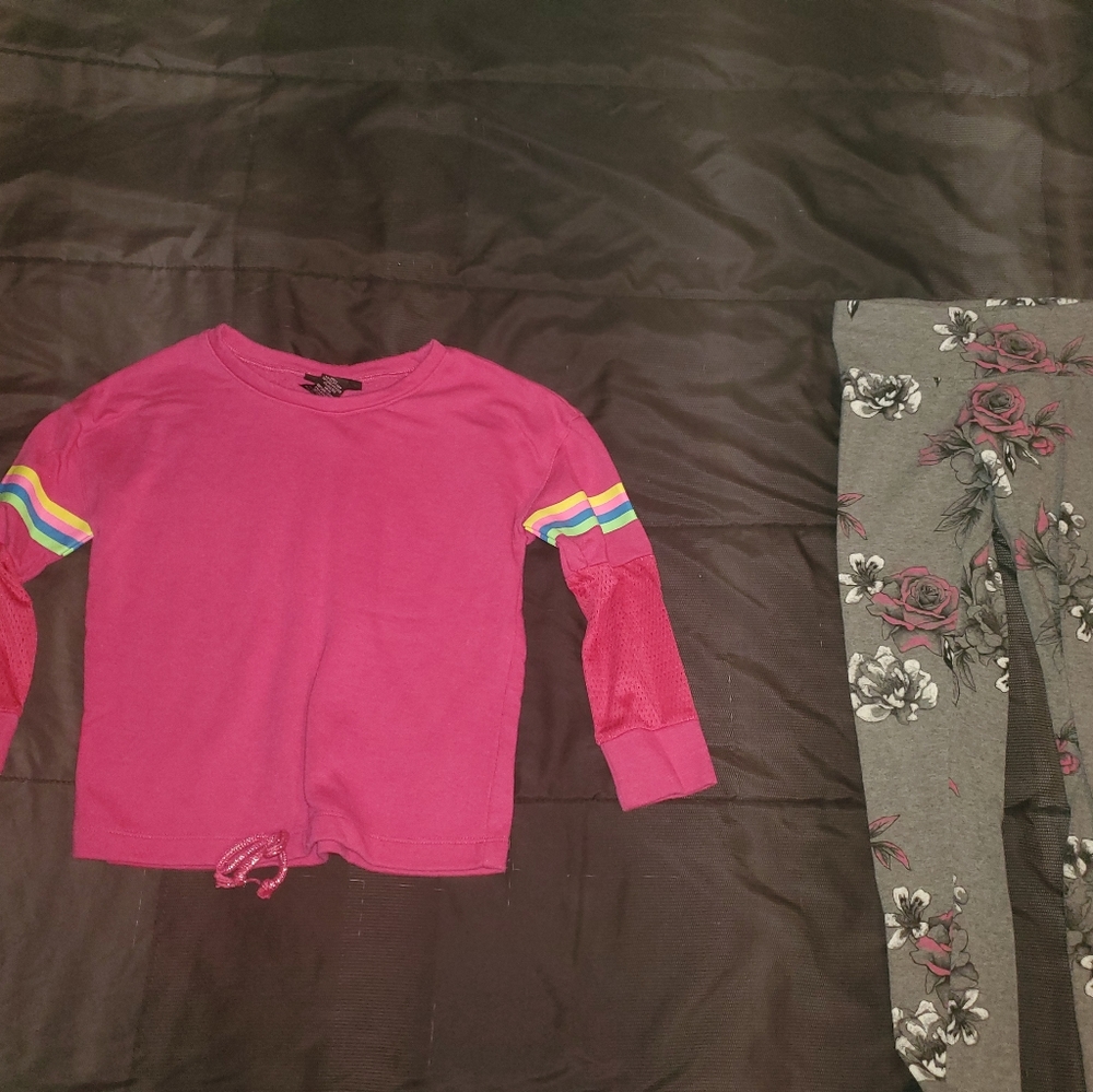 Girl 7/8 pink sweatshirt with flower print leggings